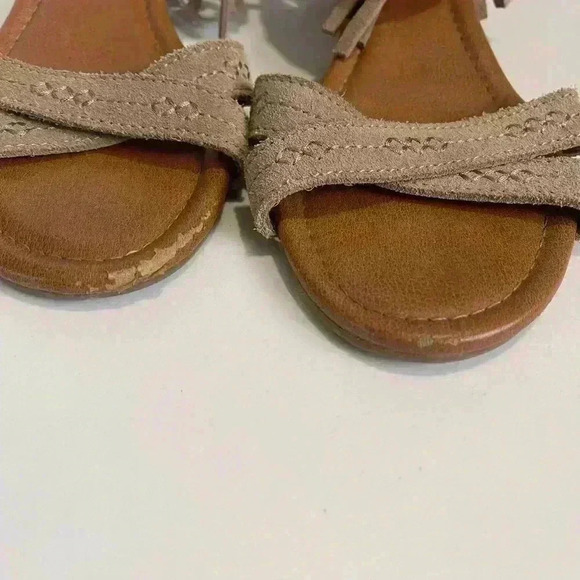 Minnetonka fringe wedge sandals tan size  8 women’s zip back - Picture 3 of 6